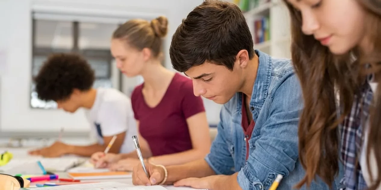 OSSD for International Students: Earn a Canadian Diploma From Home