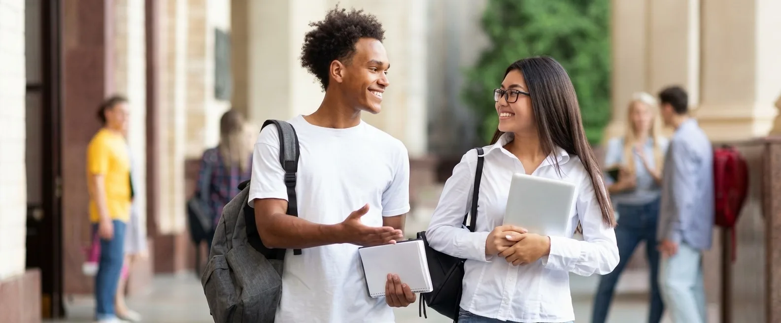 Study Abroad Pathways: How to Choose the Right International University Program